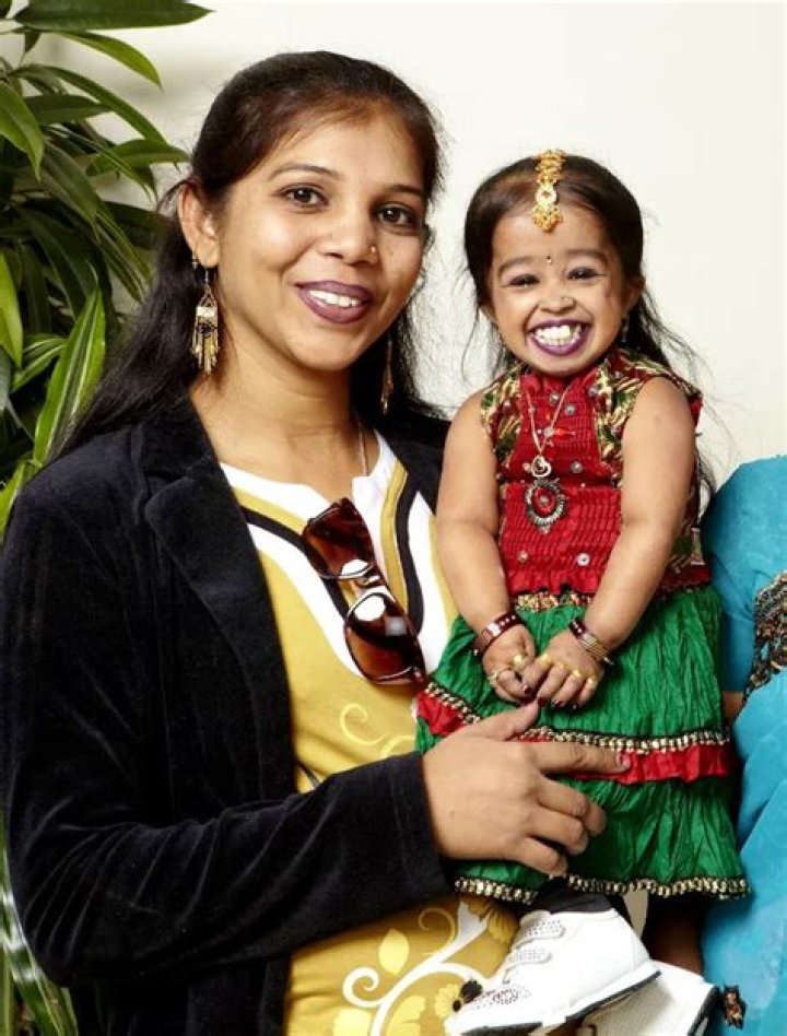 Exploring the Life of Jyoti Amge: Her Husband and Child