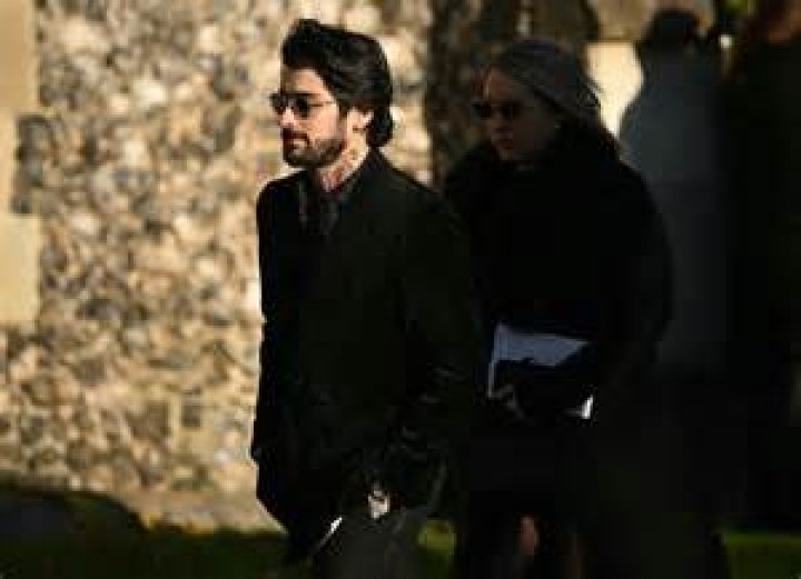 Liam Oayne's Middle Name: A Deep Dive into Identity