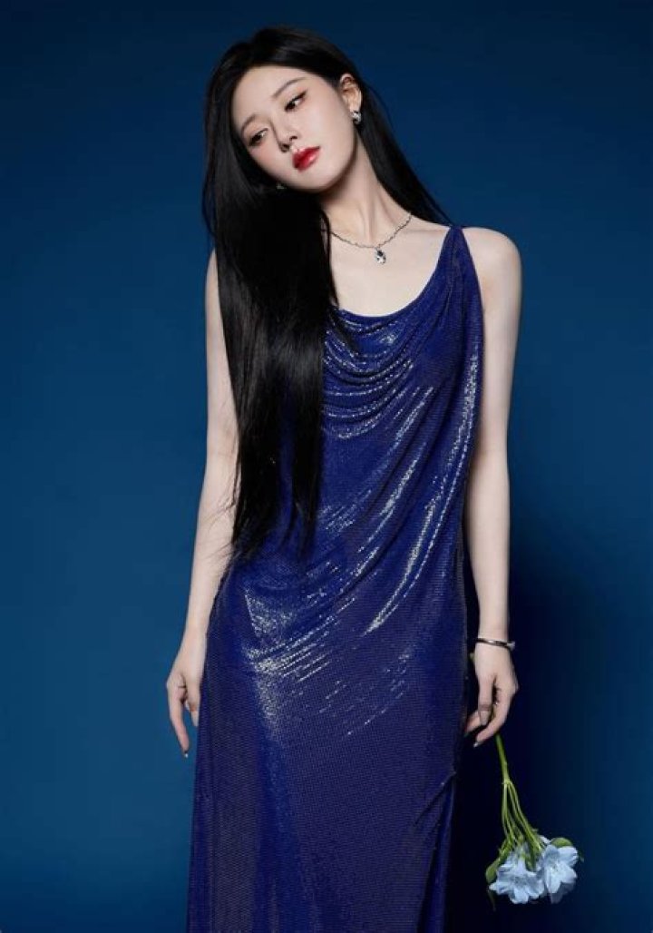 Lusi Zhao: A Rising Star in the Entertainment Industry