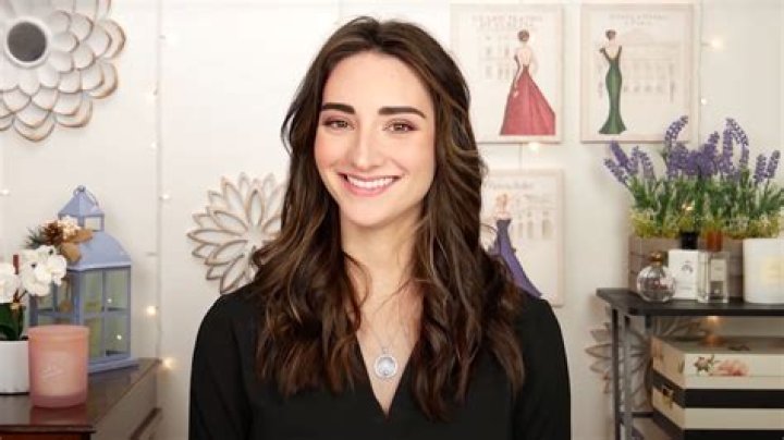 Unveiling the Truth: The Abigail Shapiro Nudes Controversy